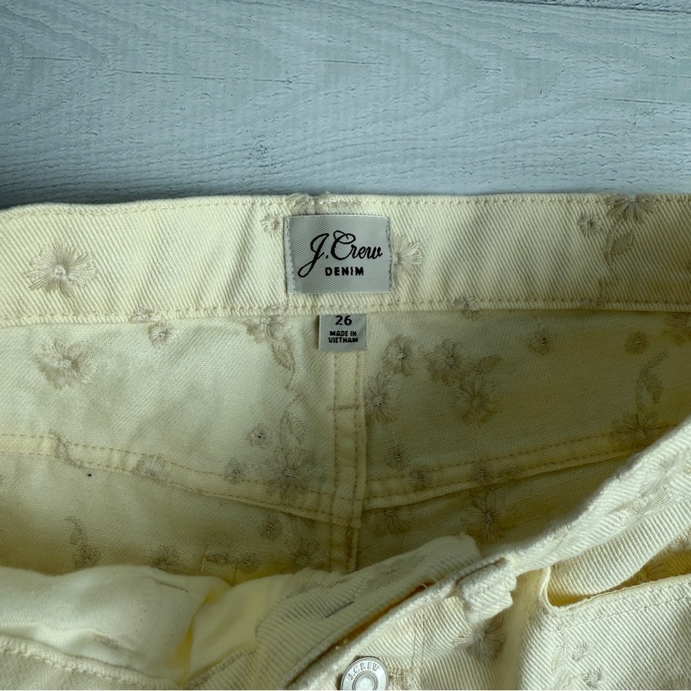J Crew Billie Demi Boot Cut Crop Cream Floral Embroidered Jeans Size 26 - Picture 4 of 13